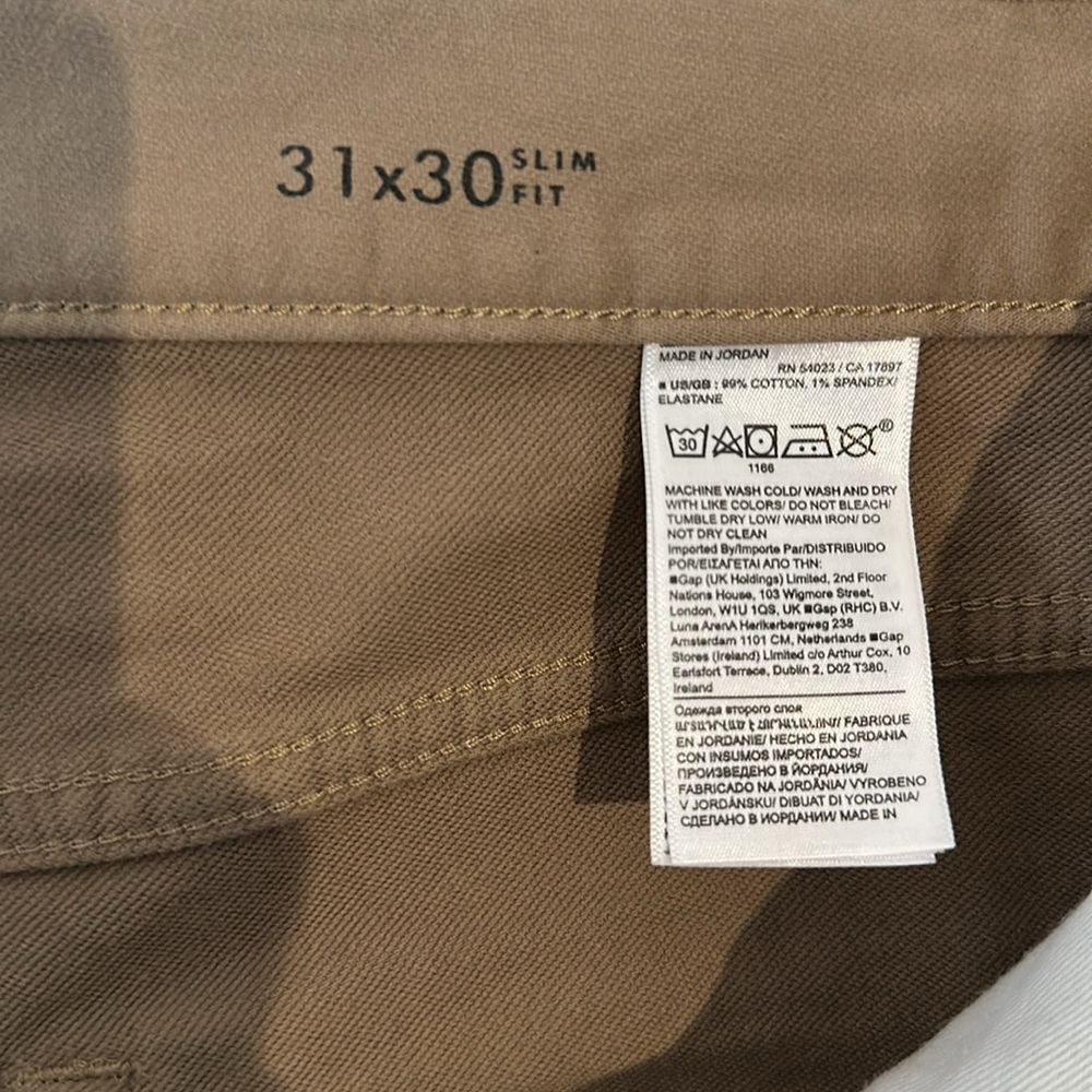 Banana Republic Slim Fit Khaki Traveler Pants - Picture 5 of 5